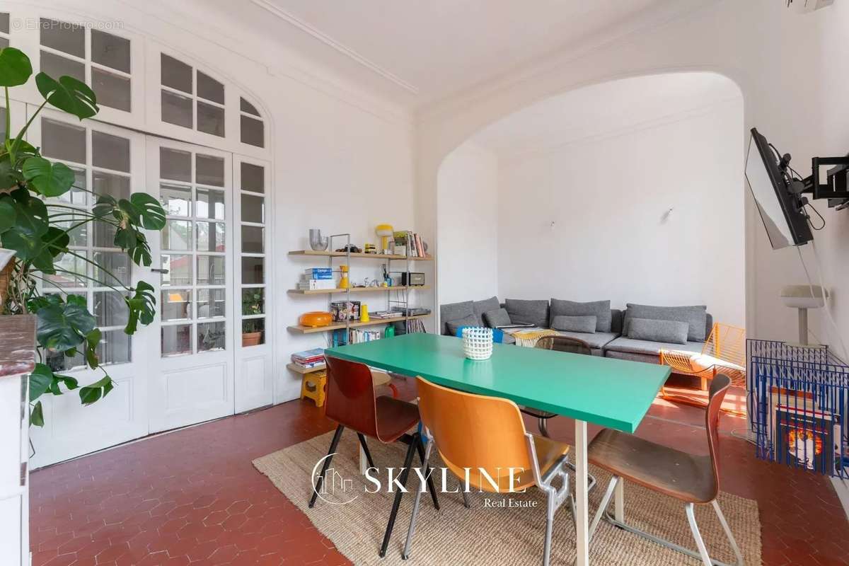 Appartement à MARSEILLE-4E