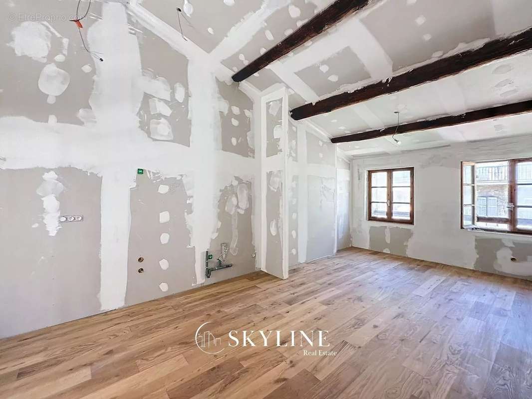 Appartement à MARSEILLE-1E