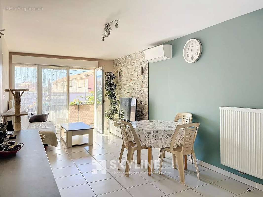 Appartement à CHATEAUNEUF-LES-MARTIGUES