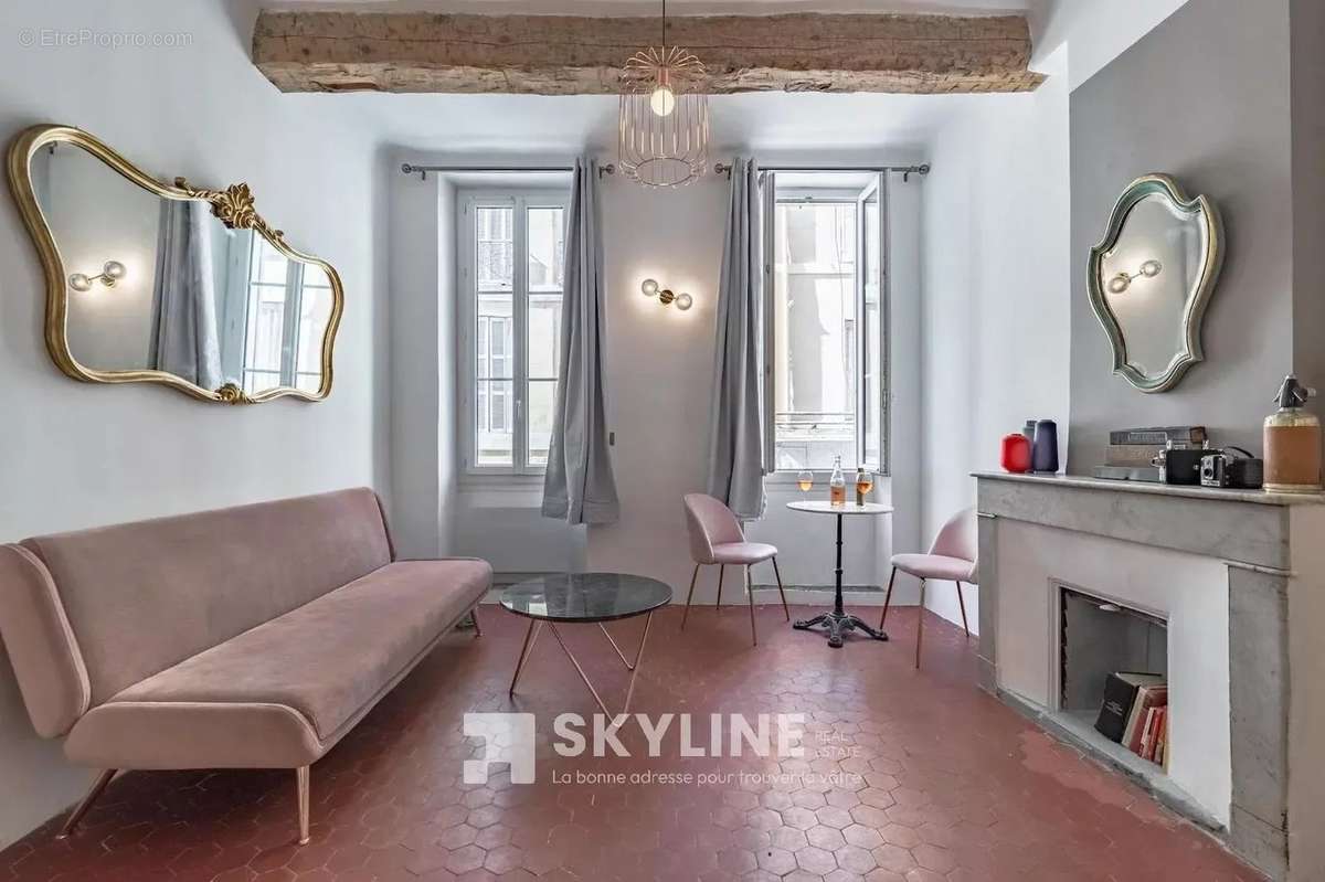 Appartement à MARSEILLE-1E