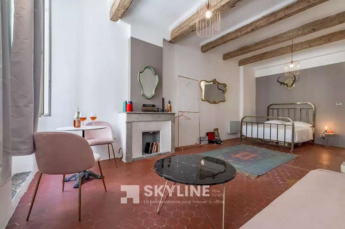 Appartement à MARSEILLE-1E