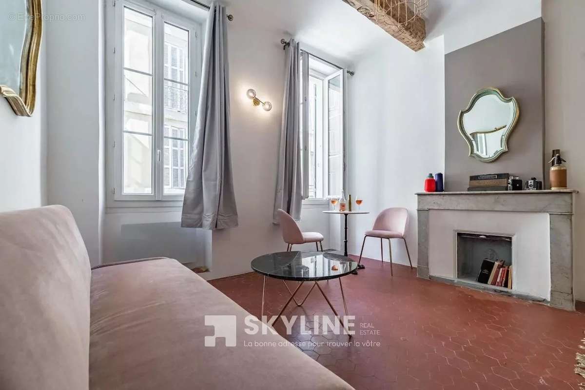 Appartement à MARSEILLE-1E