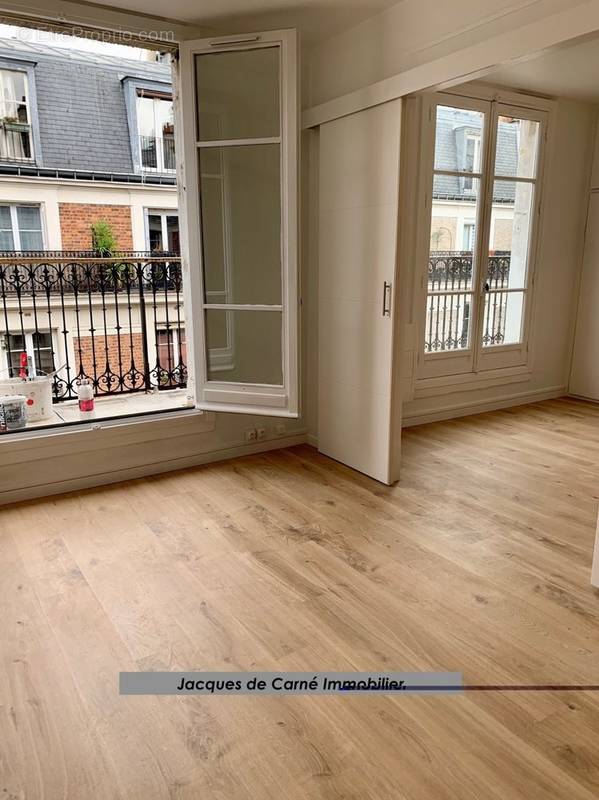 Appartement à PARIS-11E