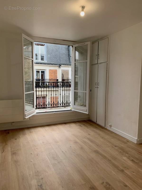 Appartement à PARIS-11E