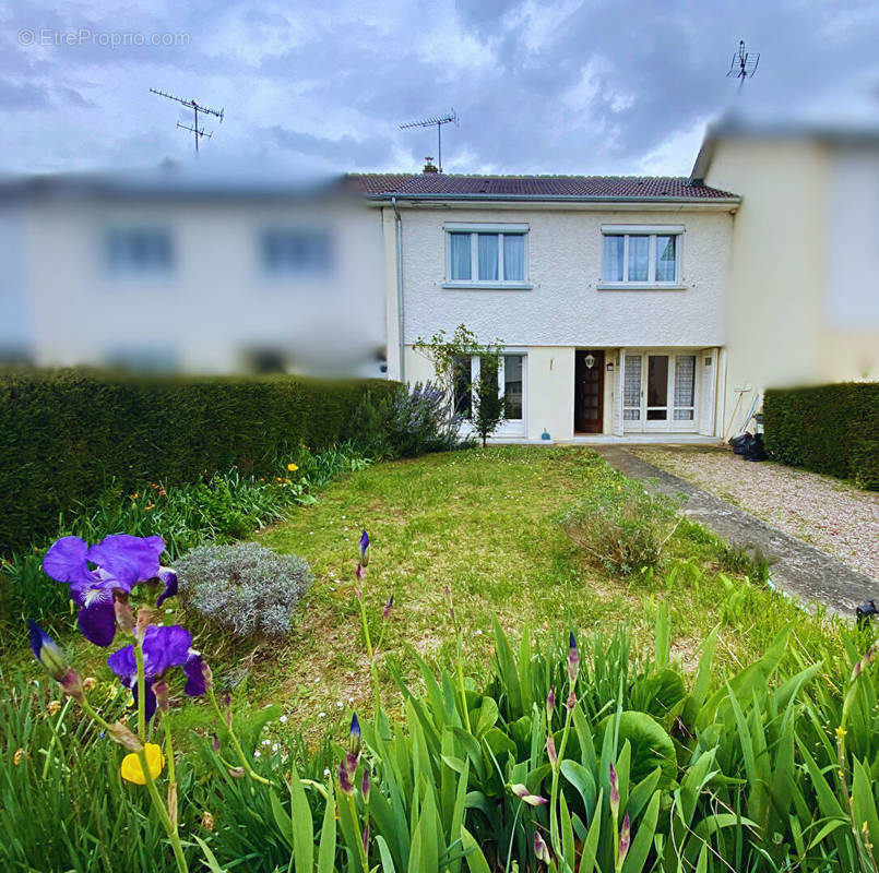 Maison à SAINT-PIERRE-SUR-DIVES