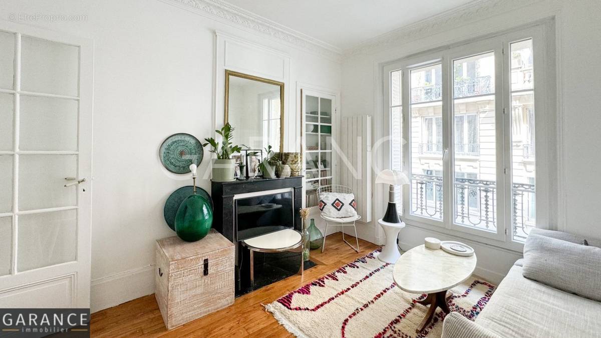 Appartement à PARIS-14E