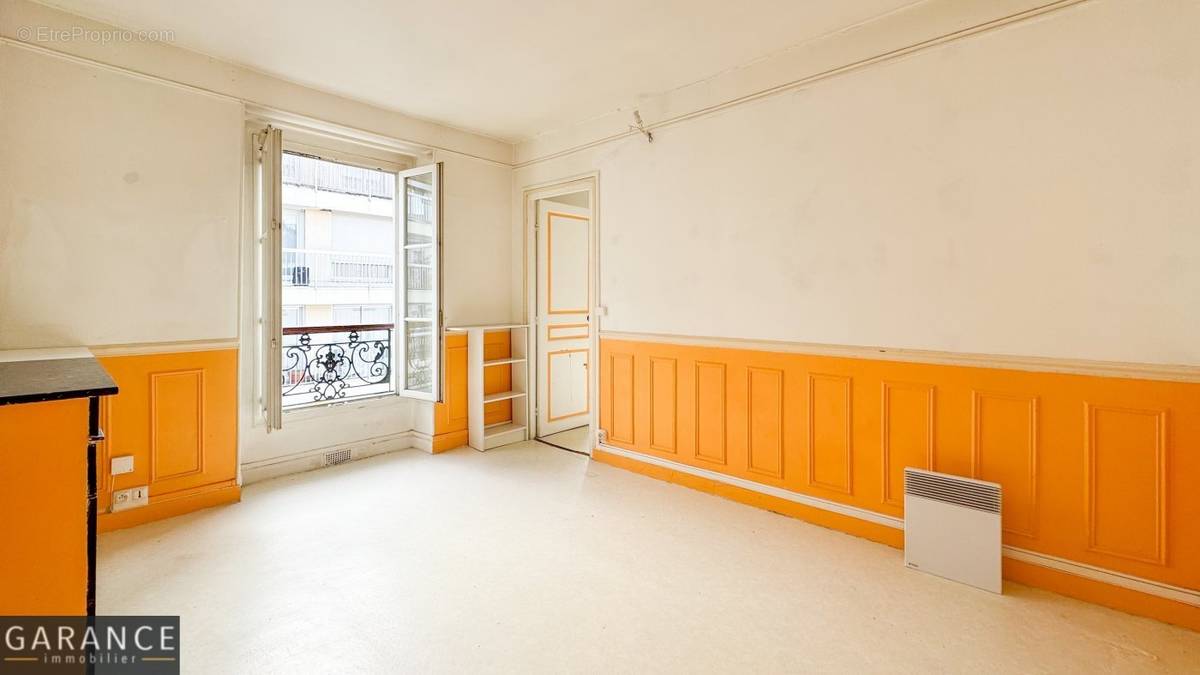 Appartement à PARIS-14E