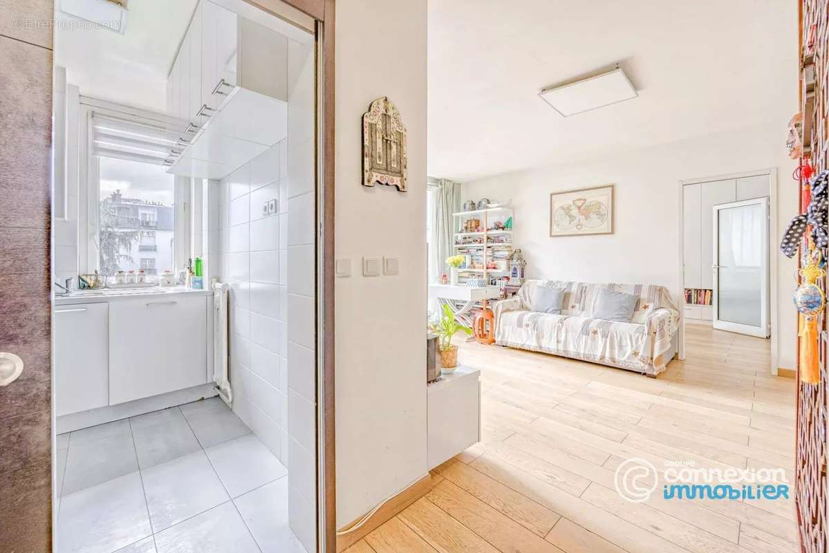 Appartement à PARIS-16E