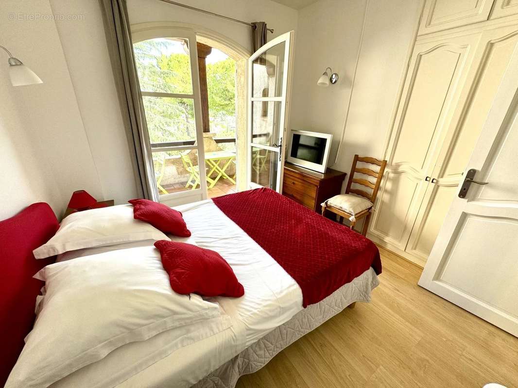 Appartement à MOUGINS