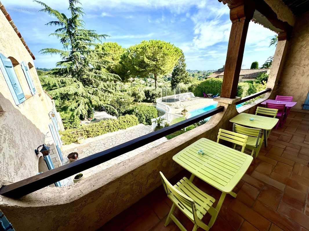 Appartement à MOUGINS