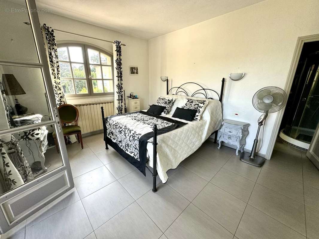 Appartement à MOUGINS