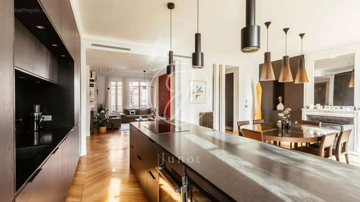 Appartement à PARIS-6E