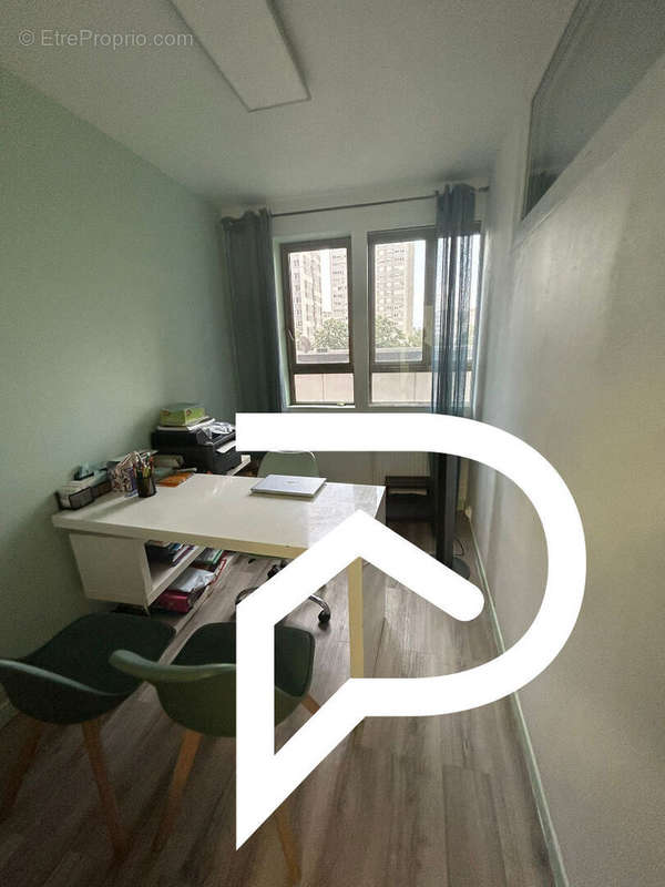 Appartement à PARIS-19E