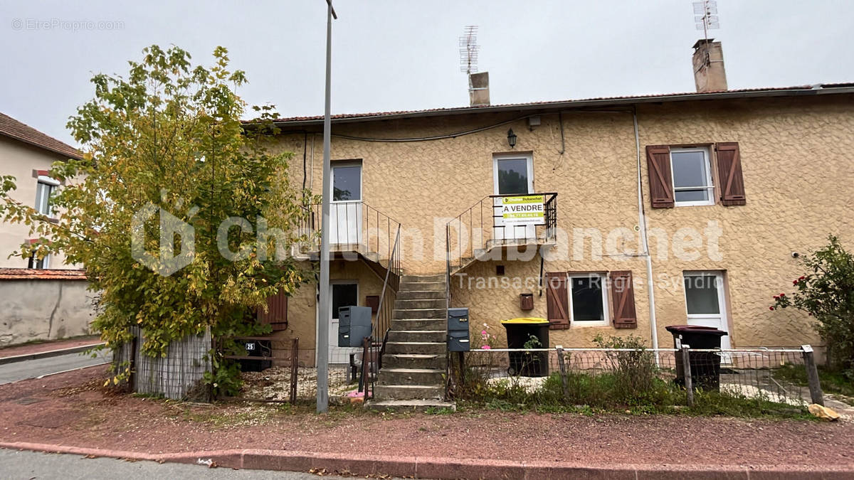 Appartement à MABLY