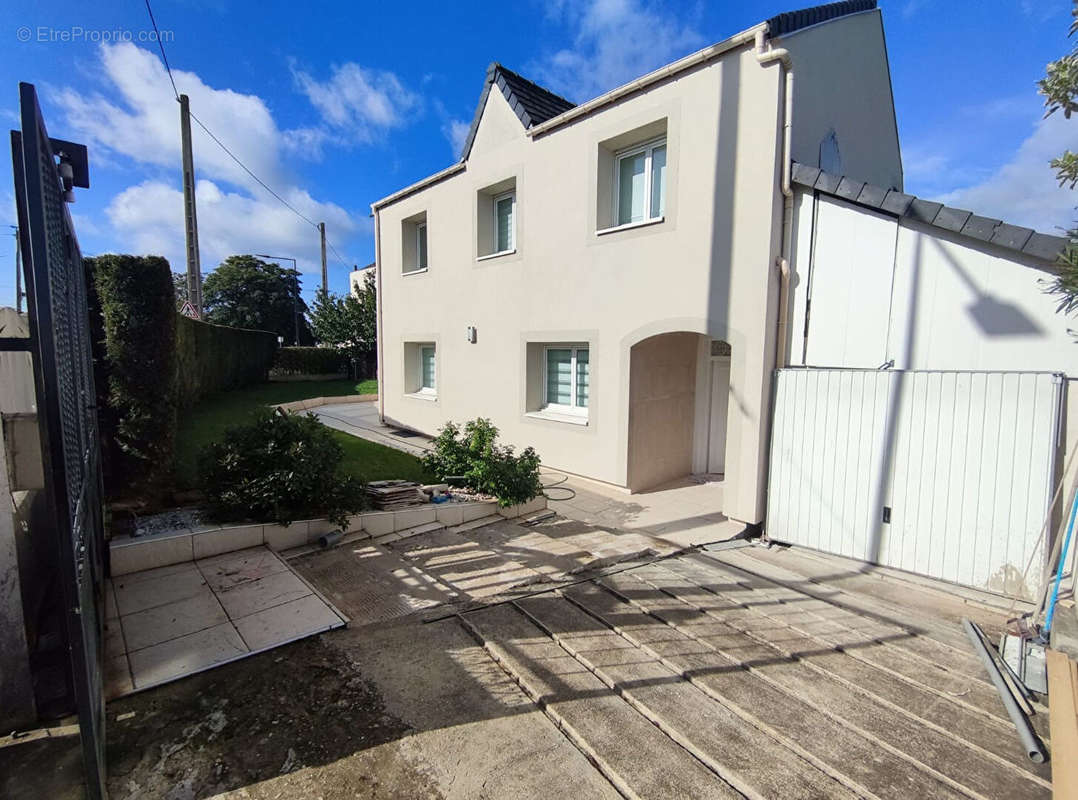 Maison à SARTROUVILLE