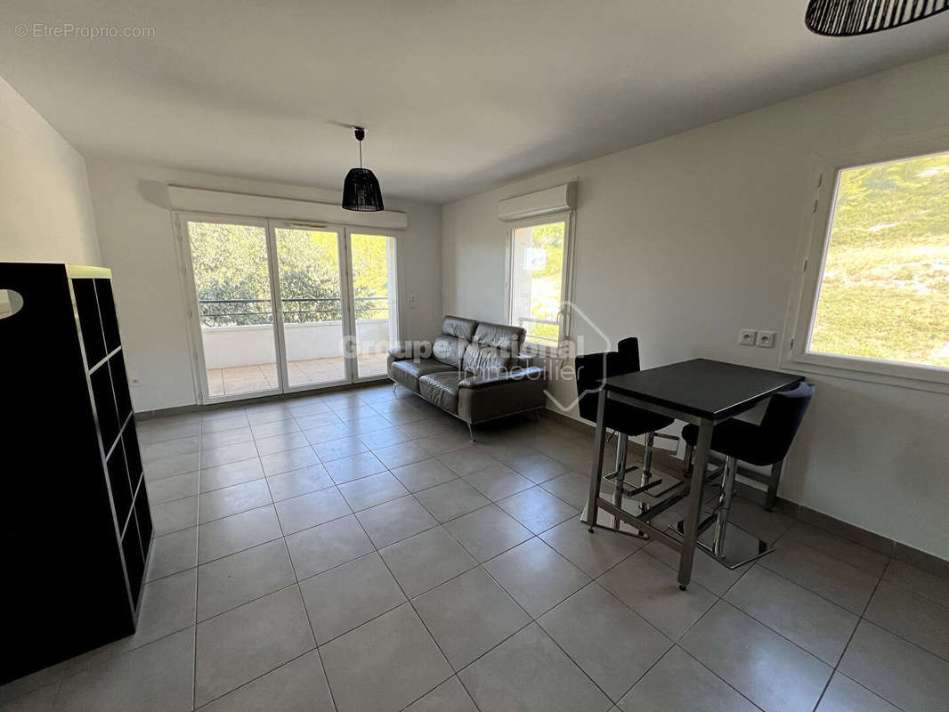 Appartement à ENSUES-LA-REDONNE