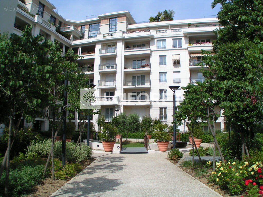 Appartement à COURBEVOIE