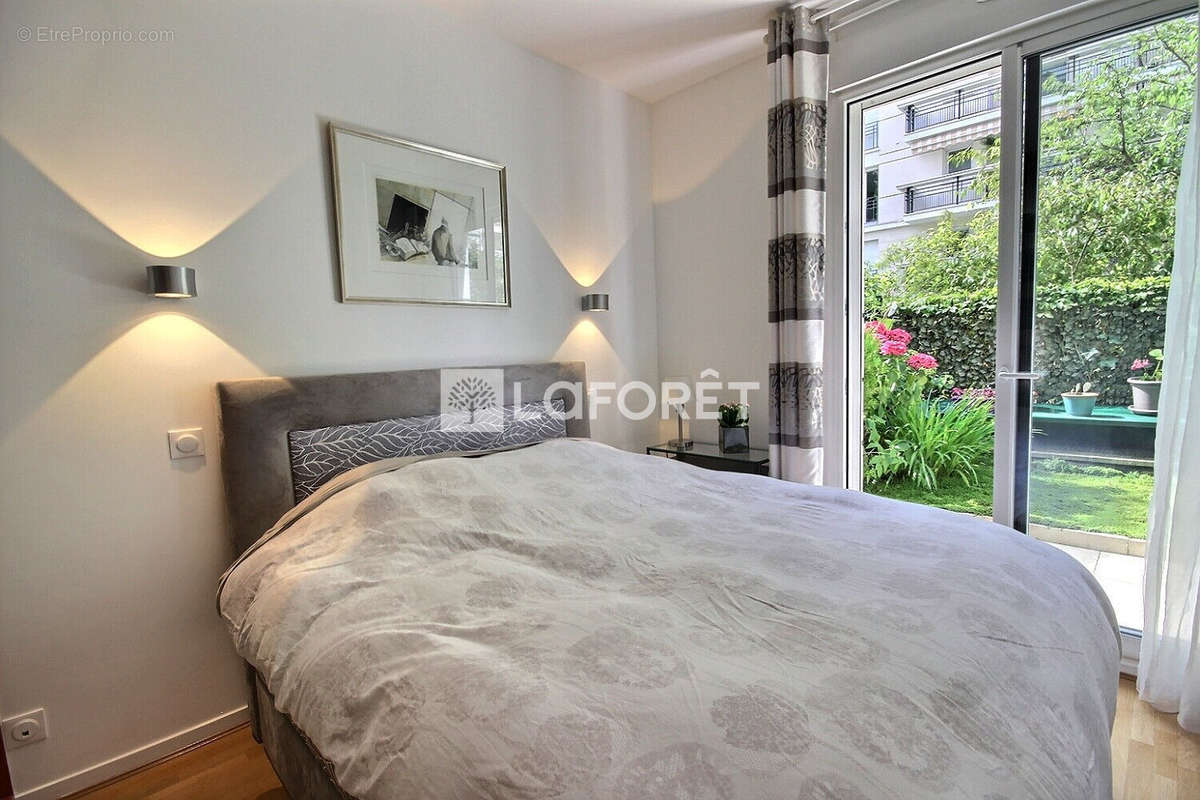 Appartement à COURBEVOIE