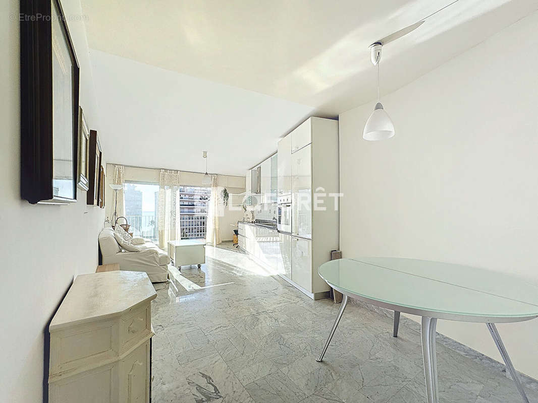 Appartement à ROQUEBRUNE-CAP-MARTIN