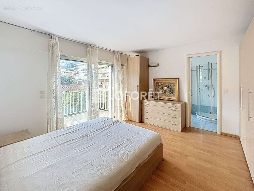 Appartement à ROQUEBRUNE-CAP-MARTIN