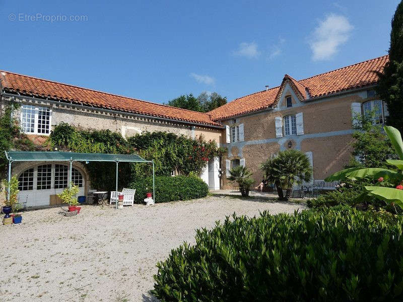 Maison à CASTELNAU-RIVIERE-BASSE