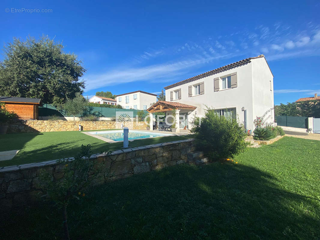 Maison à VALBONNE