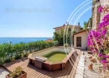 Appartement à ROQUEBRUNE-CAP-MARTIN