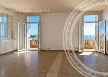 Appartement à ROQUEBRUNE-CAP-MARTIN