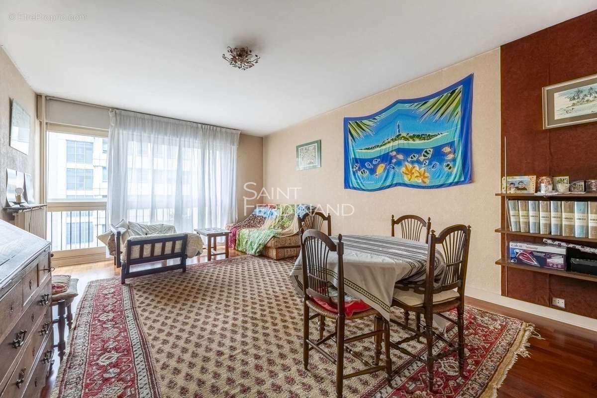 Appartement à PARIS-15E