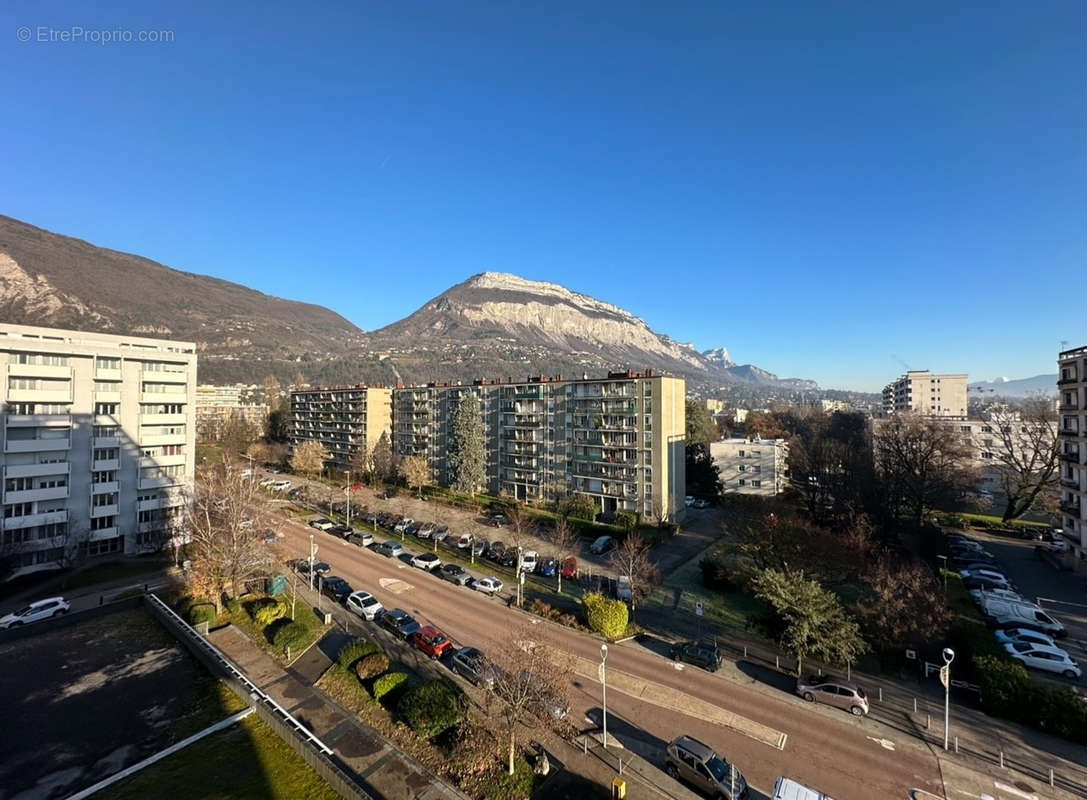 Appartement à MEYLAN