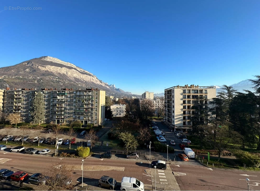 Appartement à MEYLAN