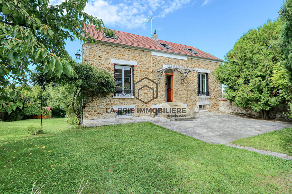 Maison à VILLECRESNES