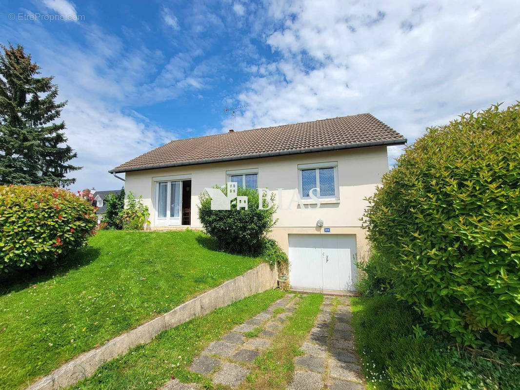 Maison à SAINT-PIERRE-DE-VARENGEVILLE