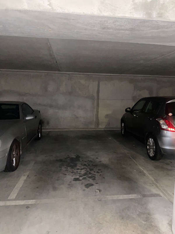 Parking à PARIS-20E