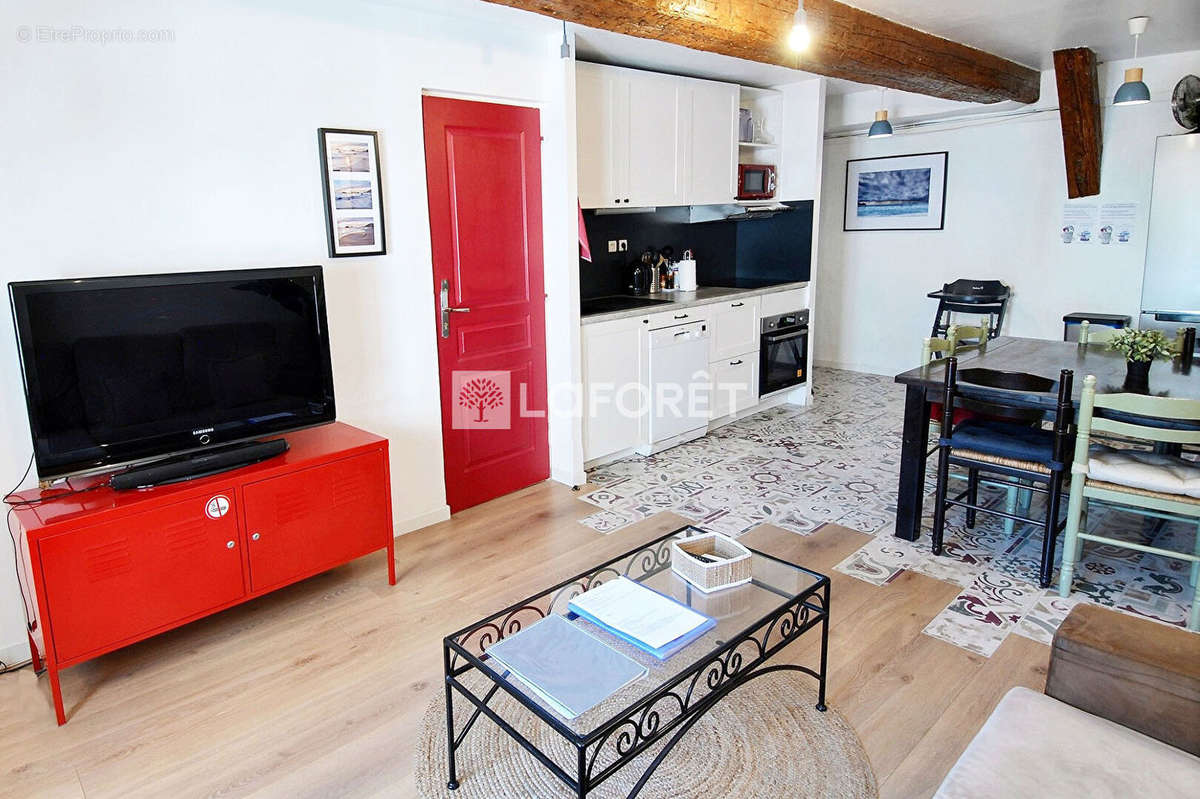 Appartement à MARSEILLE-1E