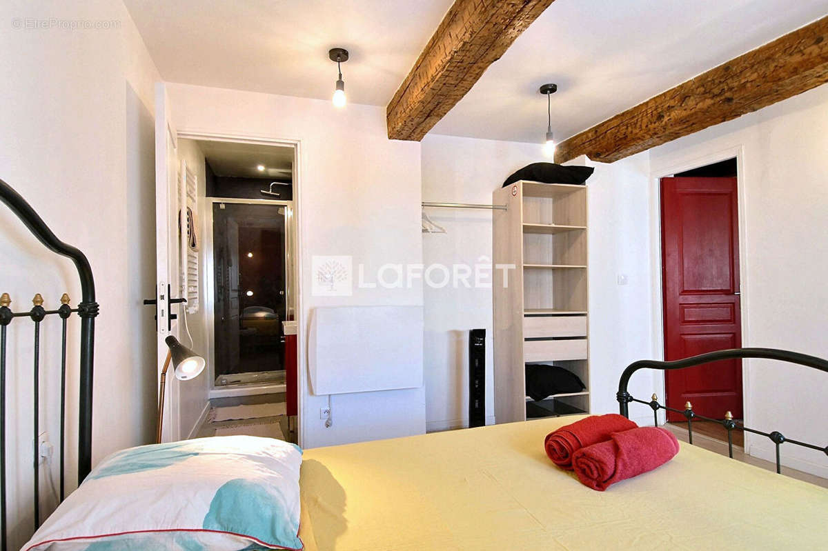 Appartement à MARSEILLE-1E