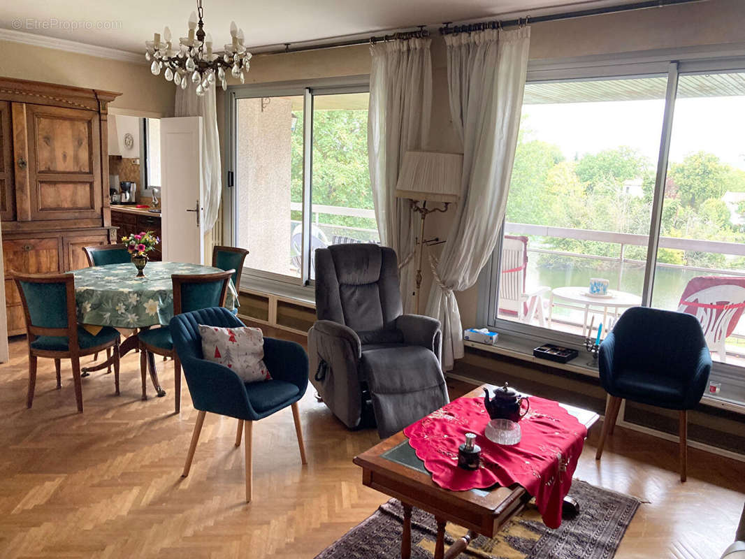 Appartement à SAINT-GRATIEN