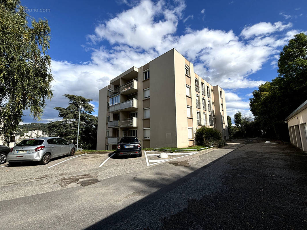 Appartement à SAINT-ROMAIN-EN-GAL