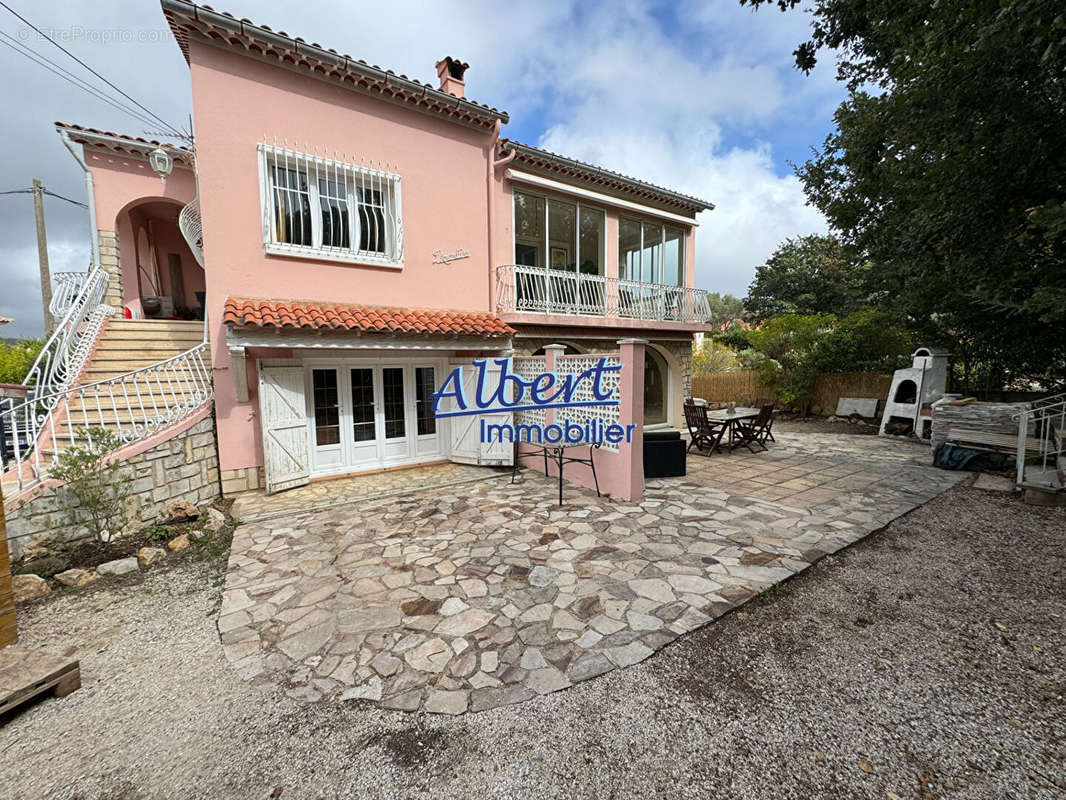 Appartement à SIX-FOURS-LES-PLAGES