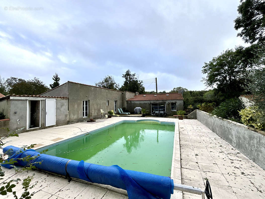 Maison à SAINT-CHRISTOPHE-DU-LIGNERON