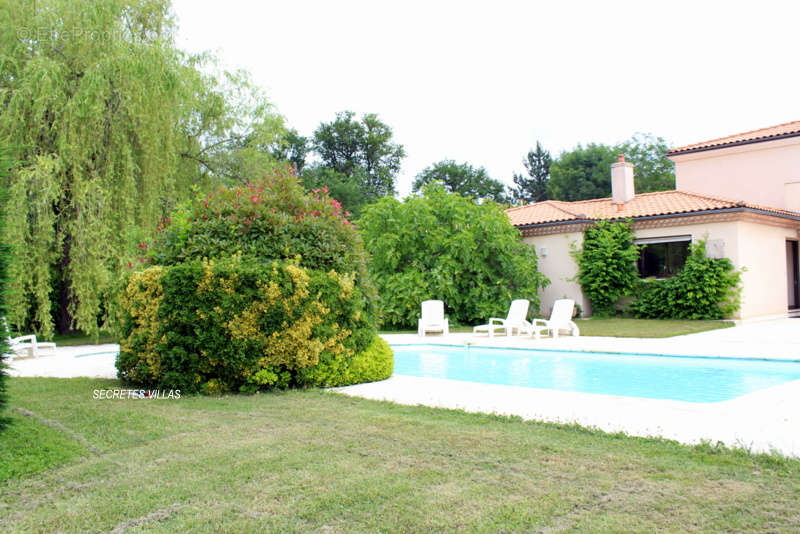 Maison à FARGUES-SAINT-HILAIRE