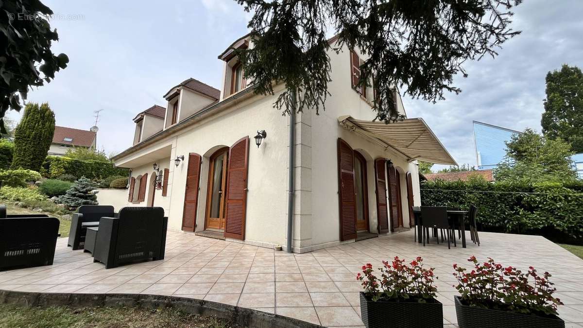 Maison à LA FRETTE-SUR-SEINE