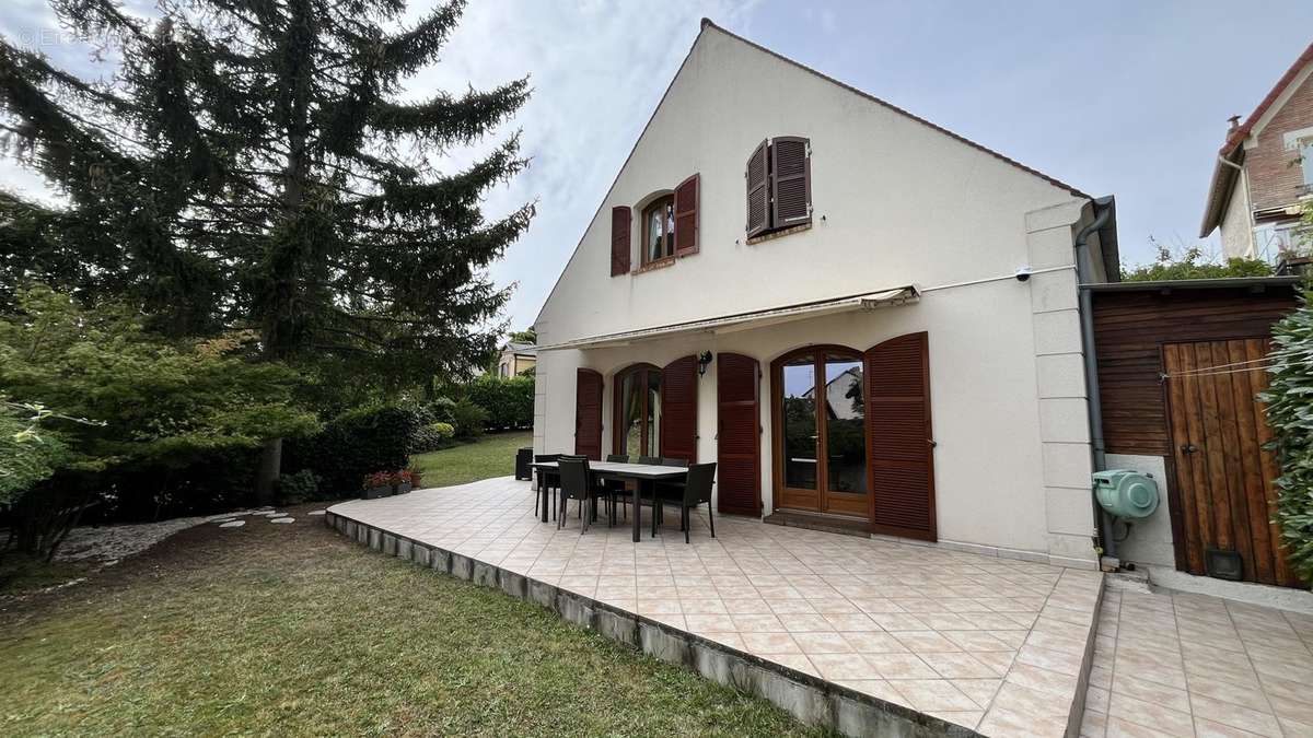 Maison à LA FRETTE-SUR-SEINE