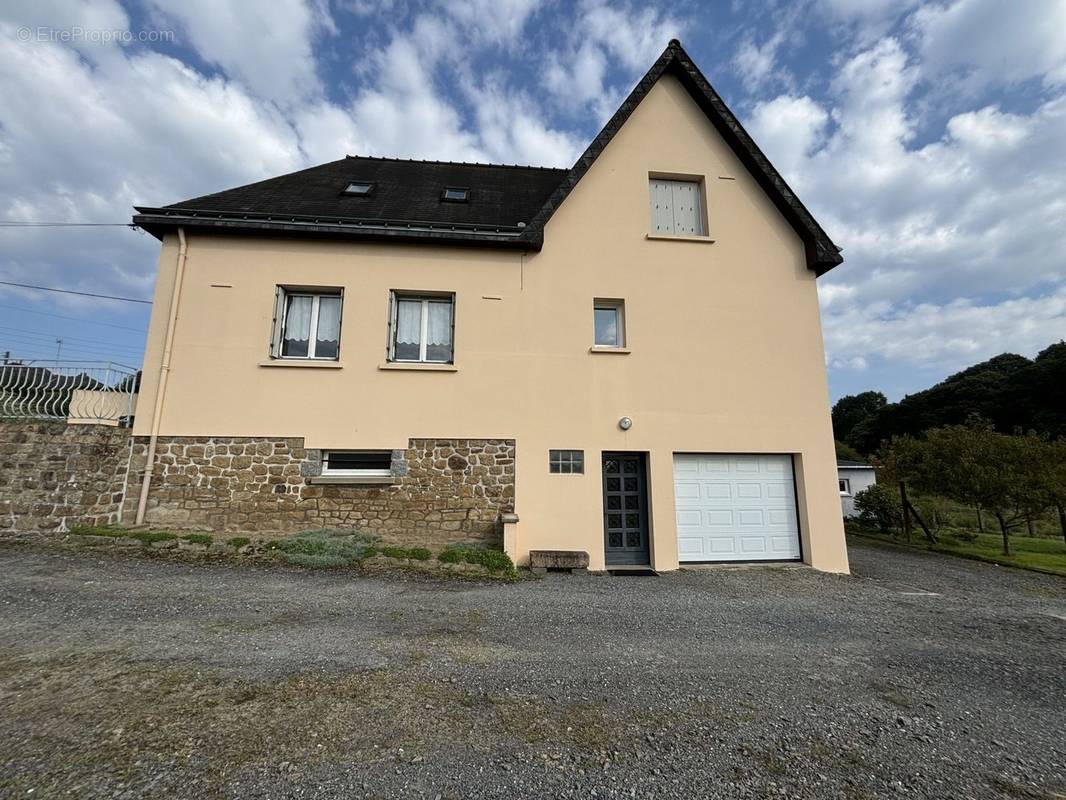 Maison à FOUGERES