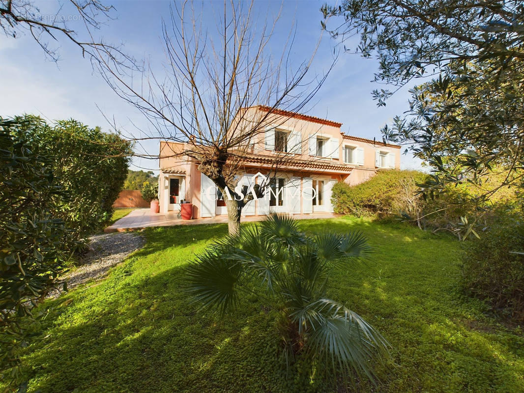 Maison à LA LONDE-LES-MAURES