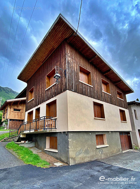 Maison à LES AVANCHERS-VALMOREL