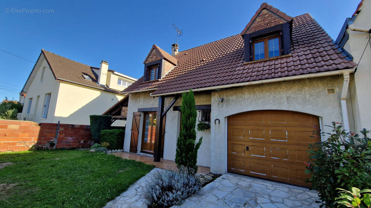 Maison à TREMBLAY-EN-FRANCE