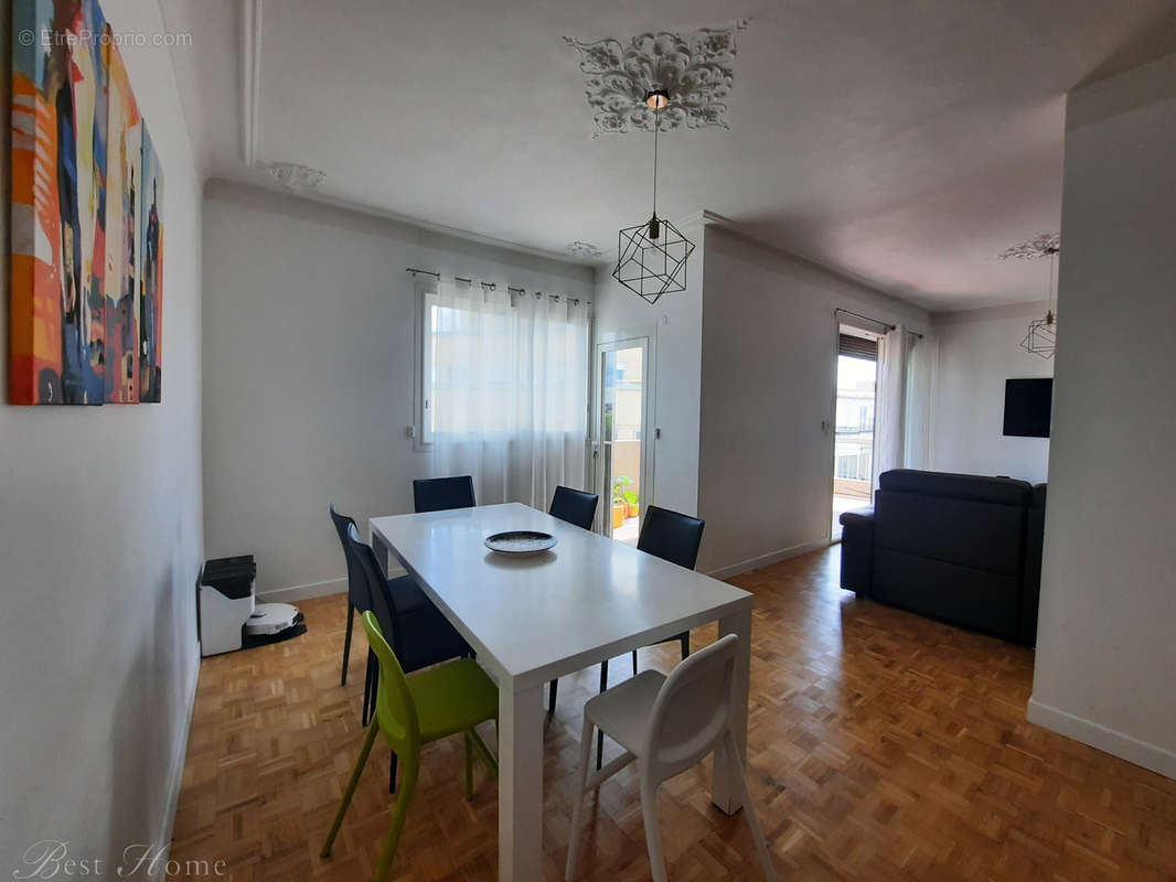 Appartement à NIMES