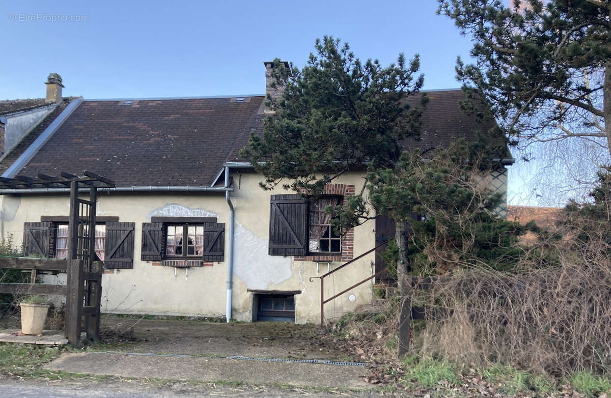 Maison à LA MADELEINE-BOUVET