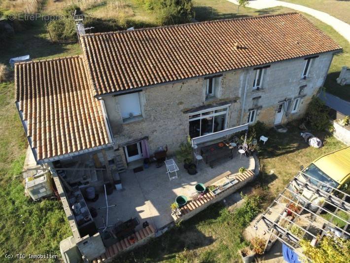 Maison à VERTEUIL-SUR-CHARENTE